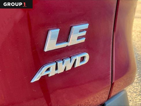 Used 2019 Toyota RAV4 LE w/ All Weather Liner Package AWD/4WD image 10