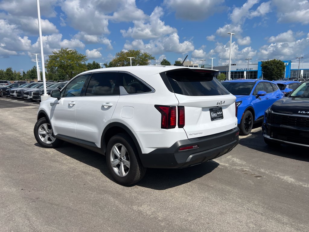 Certified 2023 Kia Sorento LX AWD/4WD image 6