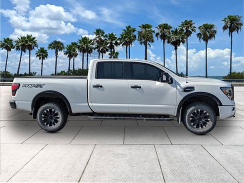 Used 2021 Nissan Titan PRO-4X w/ Pro-4x Convenience Package image 8