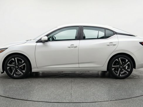 Used 2025 Nissan Sentra SV FWD image 5