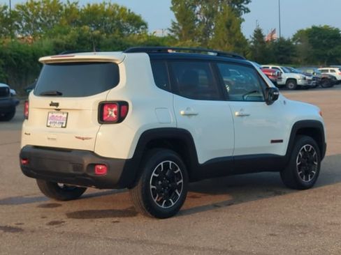 Used 2023 Jeep Renegade Trailhawk w/ Trailhawk Elite Group AWD/4WD image 3