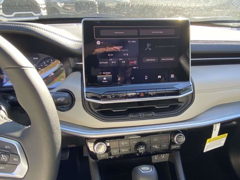 New 2026 Jeep Compass Limited image 4