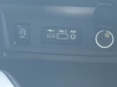 Used 2025 Nissan Sentra SV FWD image 28