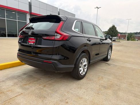 Used 2023 Honda CR-V LX image 2