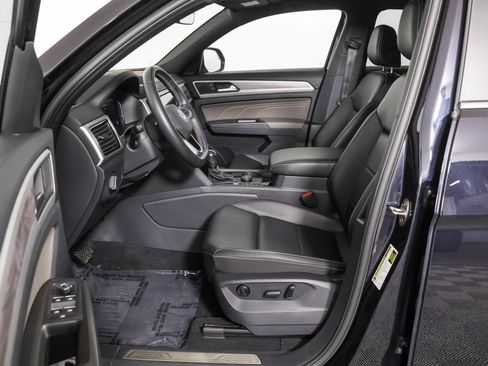 Used 2023 Volkswagen Atlas Cross Sport SE w/ Black Wheel Package AWD/4WD image 7