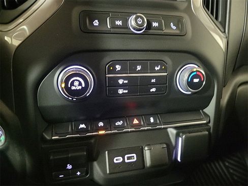 Used 2023 Chevrolet Silverado 1500 Custom image 16