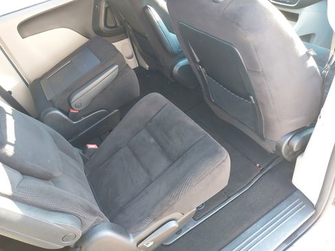 Used 2014 Dodge Grand Caravan SXT w/ Rear Park Assist Package image 12