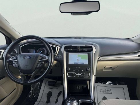 Used 2019 Ford Fusion SE image 15