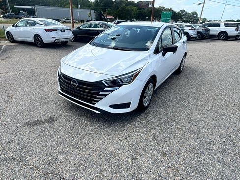 Used 2023 Nissan Versa S FWD image 7