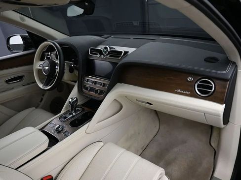 Certified 2024 Bentley Bentayga AWD/4WD image 34