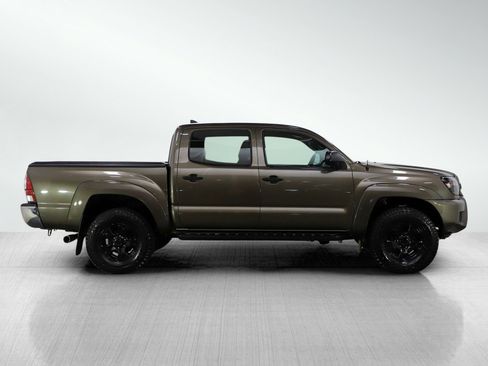 Used 2015 Toyota Tacoma 4x4 Double Cab w/ TRD Off-Road Package image 6