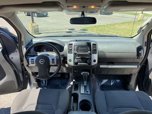 Used 2018 Nissan Frontier SV AWD/4WD image 14