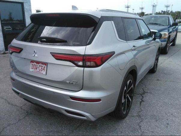Used 2024 Mitsubishi Outlander SEL AWD/4WD image 2
