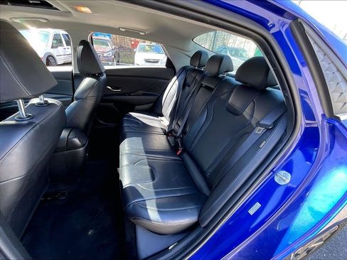 Used 2024 Hyundai Elantra Limited FWD image 15