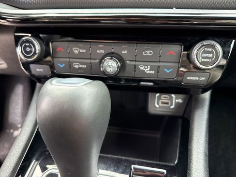 Used 2024 Jeep Compass Trailhawk image 40