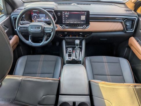 Used 2024 GMC Canyon AT4 image 18