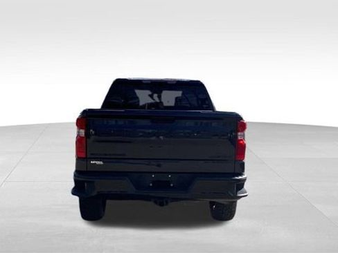 Used 2022 Chevrolet Silverado 1500 Custom Trail Boss w/ LPO, Dark Essentials Package AWD/4WD image 6