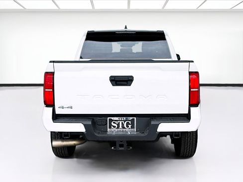 Used 2024 Toyota Tacoma TRD Sport image 5