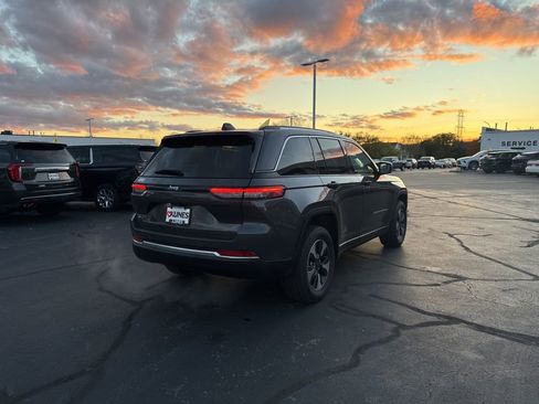 Used 2024 Jeep Grand Cherokee Limited 4xe image 3