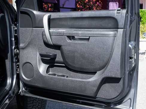 Used 2010 Chevrolet Silverado 1500 LT w/ Regional Value Package image 37