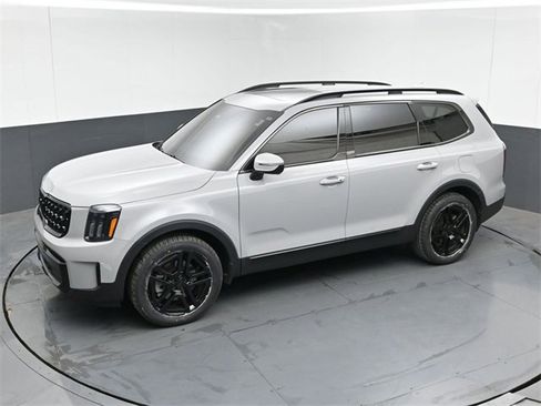 Used 2025 Kia Telluride EX X-Line image 3