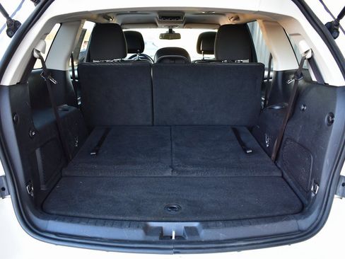 Used 2020 Dodge Journey SE w/ SE Popular Equipment Group image 26