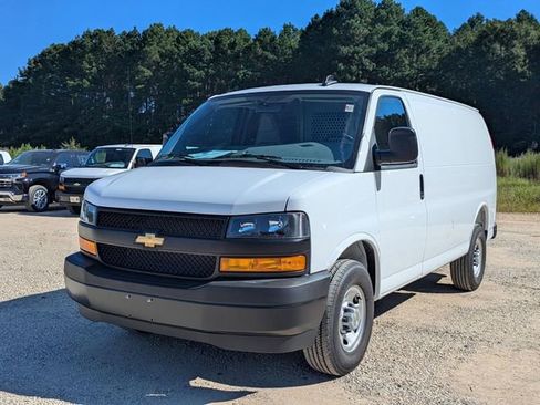 New 2025 Chevrolet Express 2500 w/ Driver Convenience Package image 5