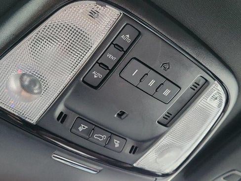 Used 2023 Dodge Durango GT RWD image 31