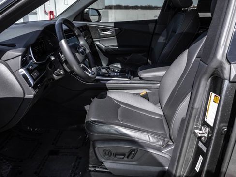 Used 2021 Audi Q8 Premium Plus w/ Premium Plus Package image 12