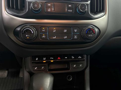 Used 2022 Chevrolet Colorado Z71 w/ Trail Boss Package AWD/4WD image 15