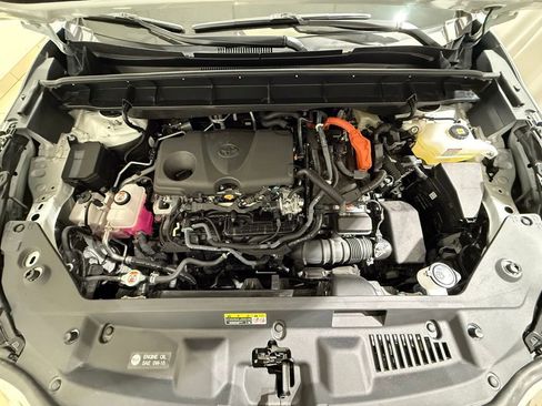 Certified 2025 Toyota Highlander XLE AWD/4WD image 9