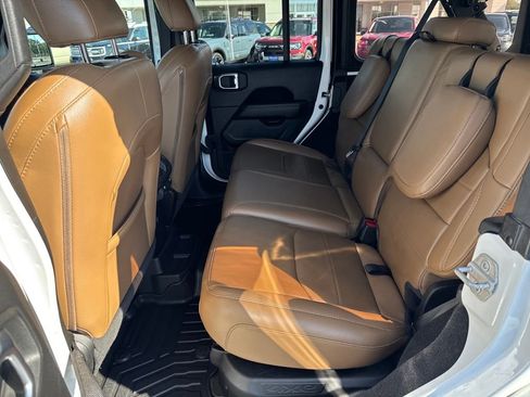 Used 2021 Jeep Wrangler Unlimited Sahara w/ Cold Weather Group image 19