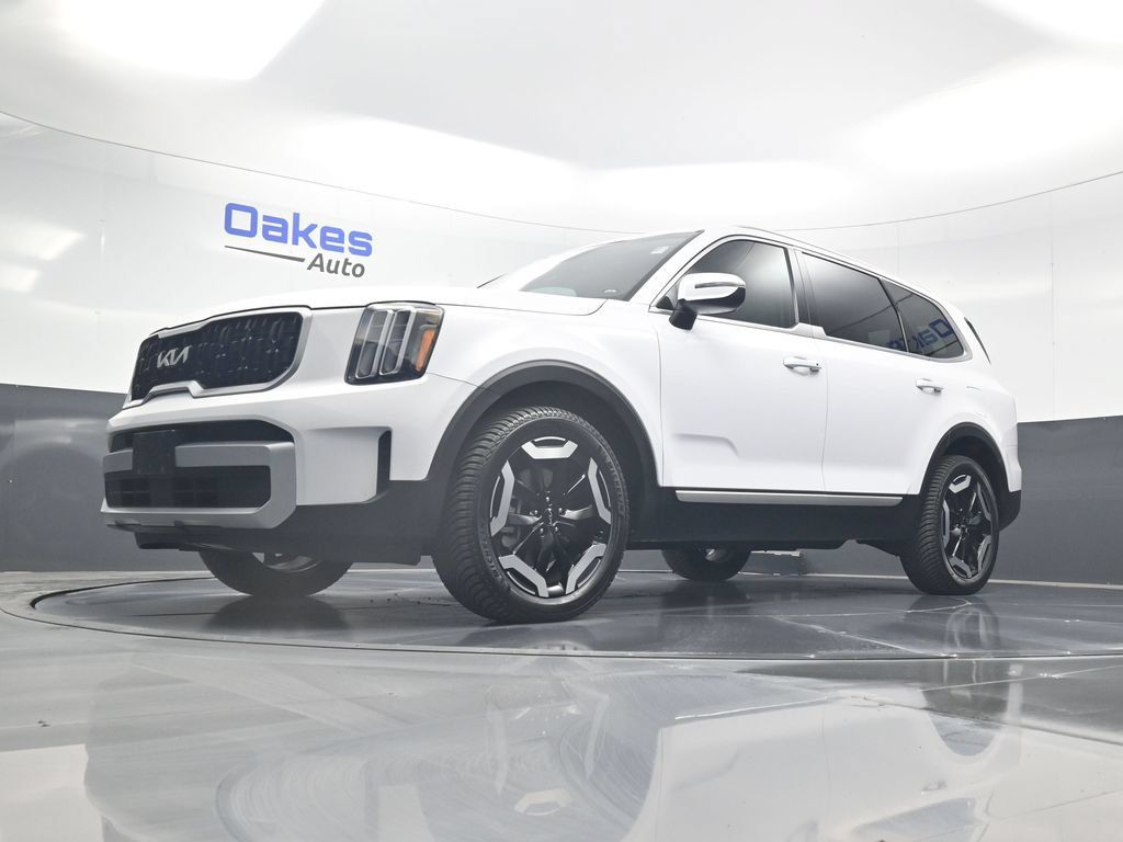 Used 2025 Kia Telluride EX w/ EX Captain's Chair Package FWD image 43