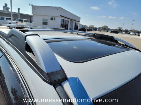 Used 2021 Subaru Outback Touring w/ Popular Package #2 image 8