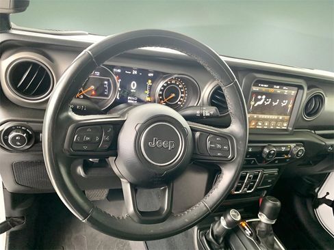 Used 2022 Jeep Gladiator Sport image 29