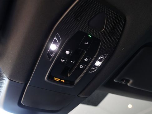 New 2025 Porsche Macan 4 Electric image 26