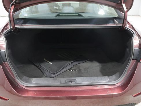 Used 2024 Nissan Sentra SV FWD image 4