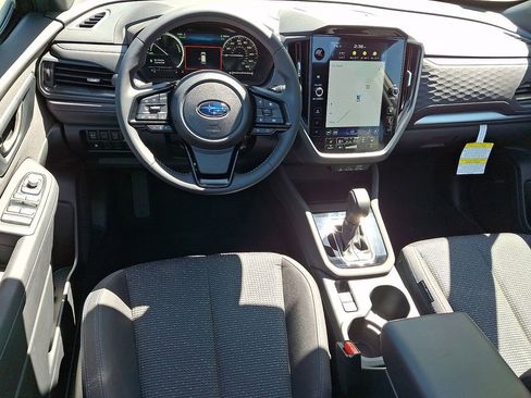 Used 2025 Subaru Forester Premium AWD/4WD image 11
