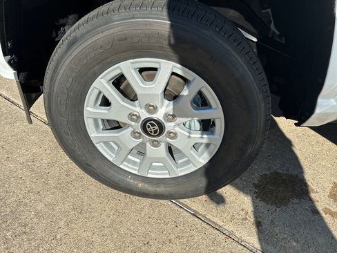 New 2026 Toyota Tacoma SR5 image 32