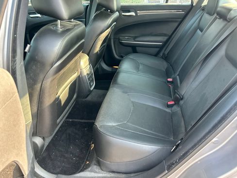 Used 2016 Chrysler 300 C RWD image 12