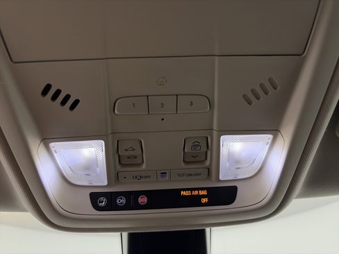 Used 2017 Cadillac XT5 Luxury w/ Driver Awareness Package image 31