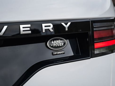Used 2023 Land Rover Discovery Metropolitan Edition AWD/4WD image 15