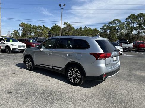 Used 2017 Mitsubishi Outlander SEL image 47