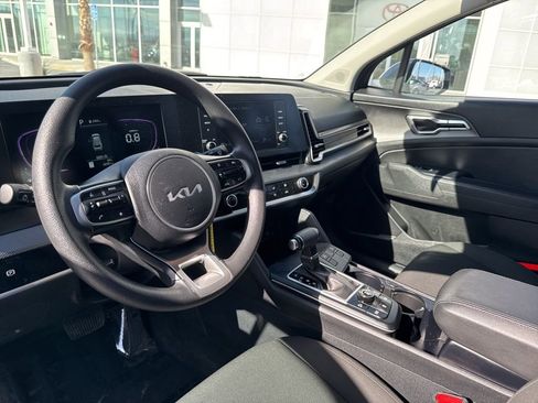 Used 2025 Kia Sportage LX image 13