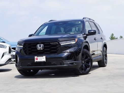 Used 2025 Honda Pilot Black Edition image 3