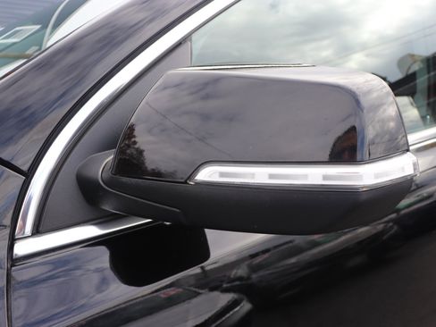 Used 2023 GMC Acadia SLT image 68