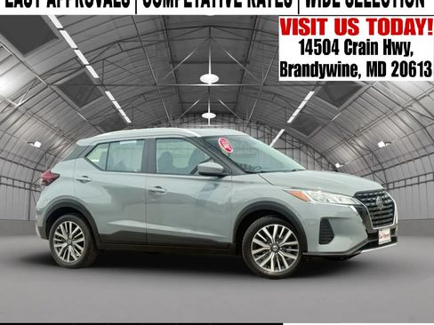 Used 2021 Nissan Kicks SV FWD image 1