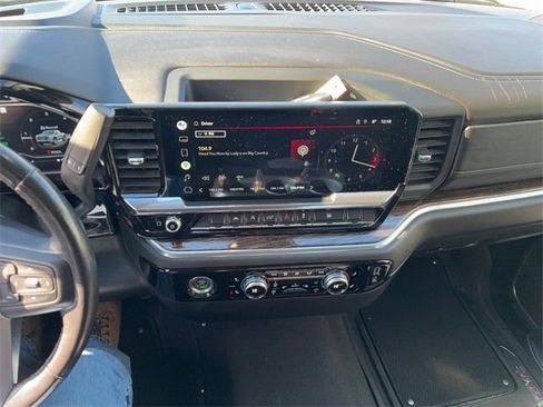 Used 2022 GMC Sierra 1500 Elevation image 14