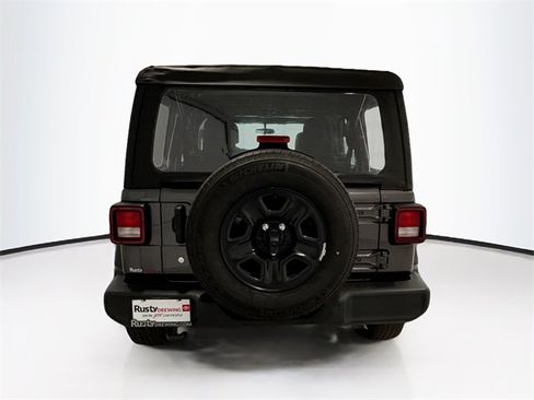 Used 2022 Jeep Wrangler Unlimited Sport image 5