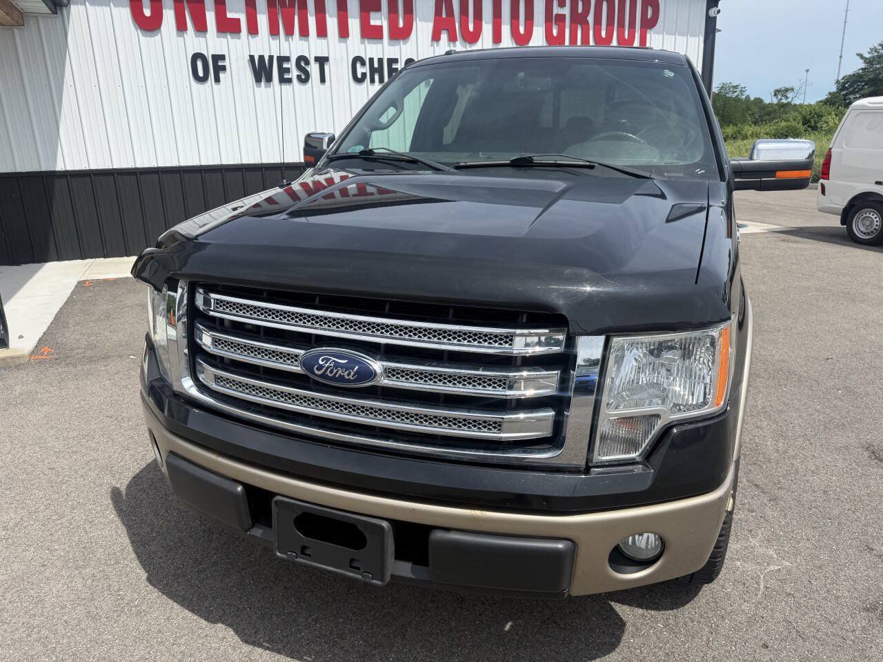 Used 2014 Ford F150 Lariat w/ Lariat Chrome Package RWD image 2